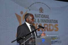 Prof. Kahwa delivers judges remarks at the 2018 National Innovation Awards.